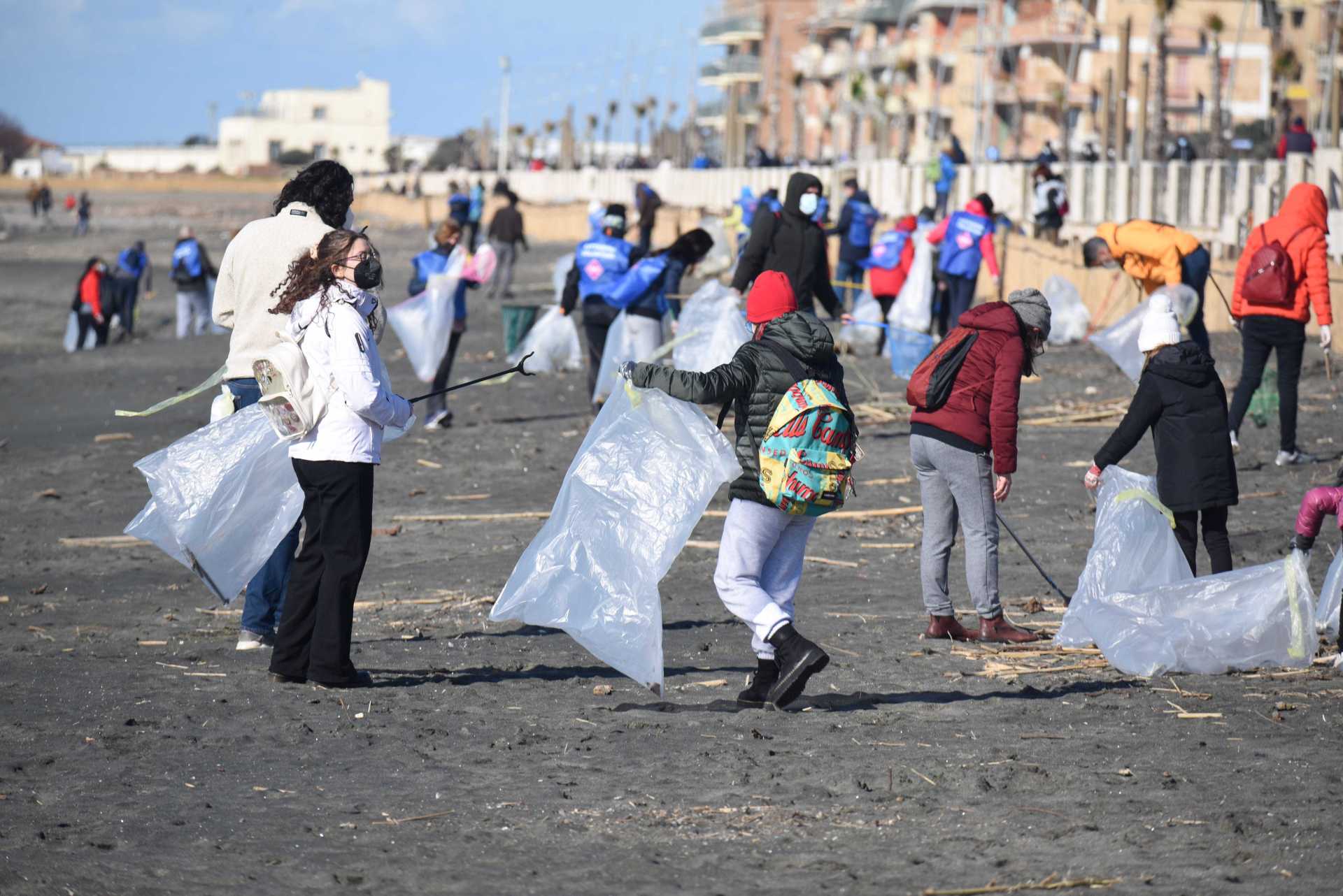 We Love Ostia, San Valentino sulla spiaggia insieme a Retake